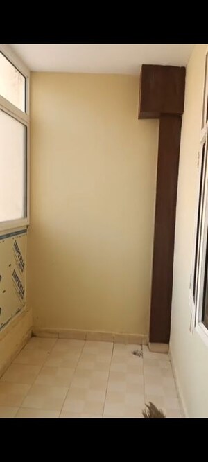 Room in 3 BHK Apartment at Uninav Heights Phase I, Raj Nagar Extension – for Rent