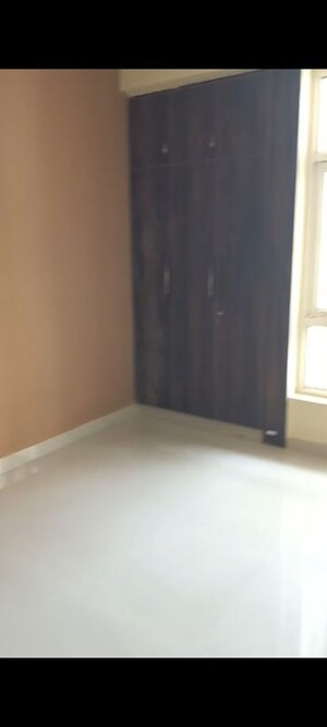 Room in 3 BHK Apartment at Uninav Heights Phase I, Raj Nagar Extension – for Rent
