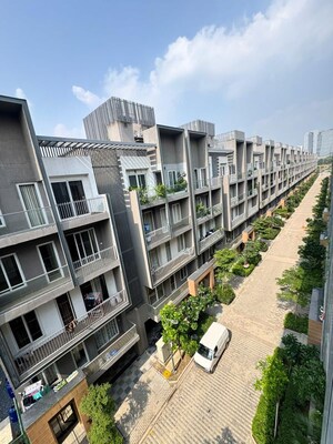 3 BHK Builder Floor – Exterior View View at Smart World Orchard, Sector 61 - for Rent
