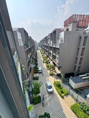3 BHK Builder Floor – Exterior View View at Smart World Orchard, Sector 61 - for Rent
