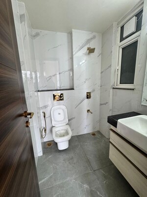 Bathroom in 3 BHK Builder Floor at Smart World Orchard, Sector 61 – for Rent
