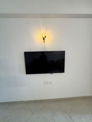 Furnished Amenities in 3 BHK Builder Floor at Smart World Orchard, Sector 61 – for Rent