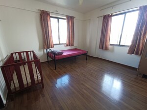 Room in 3 BHK Apartment at Gera Regent Park, Baner – for Rent