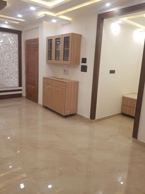 Room in 3 BHK Builder Floor at Parklands, Sector 85 – for Sale