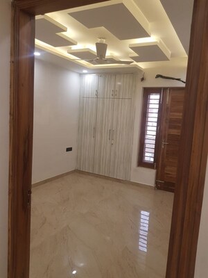 Room in 3 BHK Builder Floor at Parklands, Sector 85 – for Sale