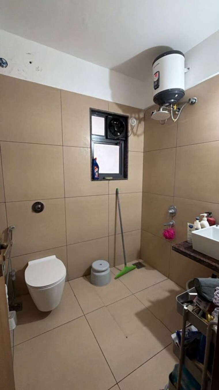 Bathroom, majestique-signature-towers 2 Bedroom 890 Sq.Ft. Apartment In Balewadi Pune 10689391