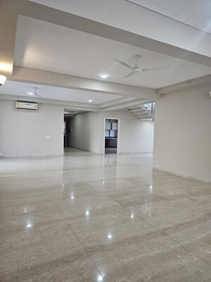 Room in 5 BHK Penthouse at Bestech Park View Spa, Sector 47 – for Sale