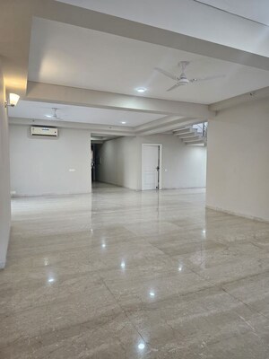 Room in 5 BHK Penthouse at Bestech Park View Spa, Sector 47 – for Sale