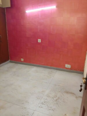 Room in 3 BHK Villa at Sushant Lok I – for Rent
