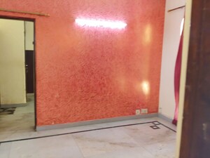 Room in 3 BHK Villa at Sushant Lok I – for Rent