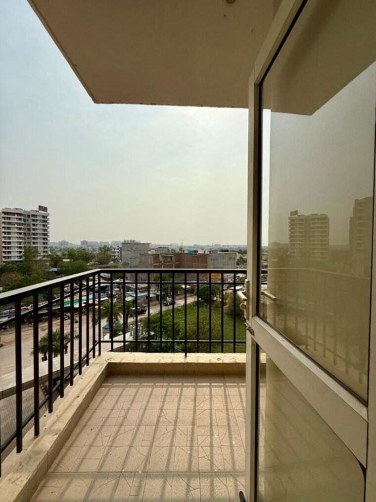 Balcony, ambala highway 3 Bedroom 1750 Sq.Ft. Apartment In Ambala Highway Zirakpur 10689416