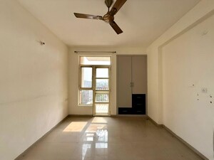 Room in 3 BHK Apartment at Ambala Highway – for Rent