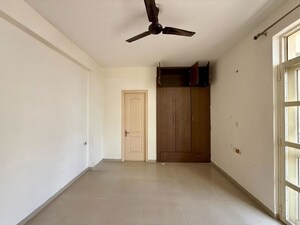 Room in 3 BHK Apartment at Ambala Highway – for Rent