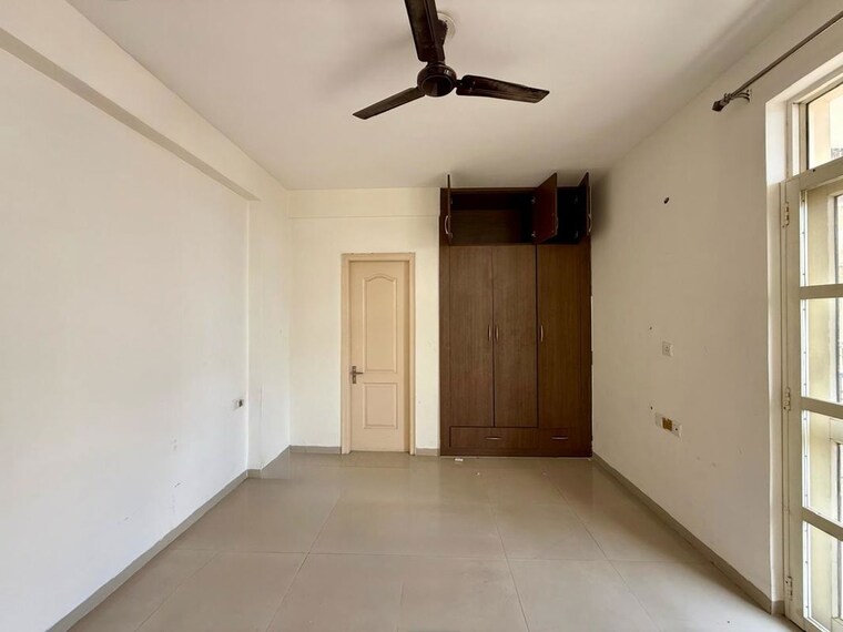 Room, ambala highway 3 Bedroom 1750 Sq.Ft. Apartment In Ambala Highway Zirakpur 10689416