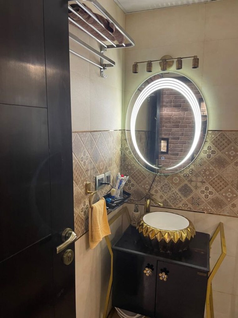 Bathroom, supertech-supernova-nova-residences 2 Bedroom 1380 Sq.Ft. Apartment In Sector 94 Noida 10689425