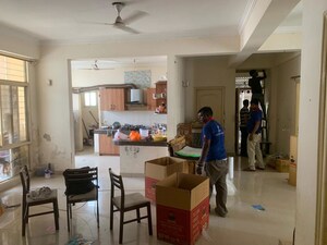 Team Area in 4 BHK Apartment at Eldeco Elegante, Vibhuti Khand – for Rent