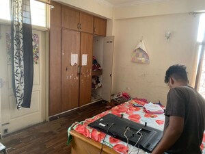 Bedroom in 4 BHK Apartment at Eldeco Elegante, Vibhuti Khand – for Rent