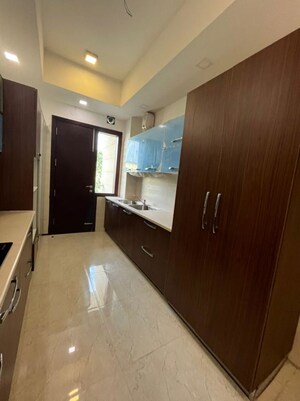 Kitchen in 3 BHK Builder Floor at Sector 43 – for Rent
