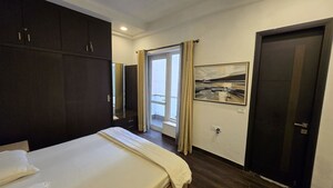 Room in 4 BHK Builder Floor at Ansal Sushant Lok I, Sector 43 – for Rent