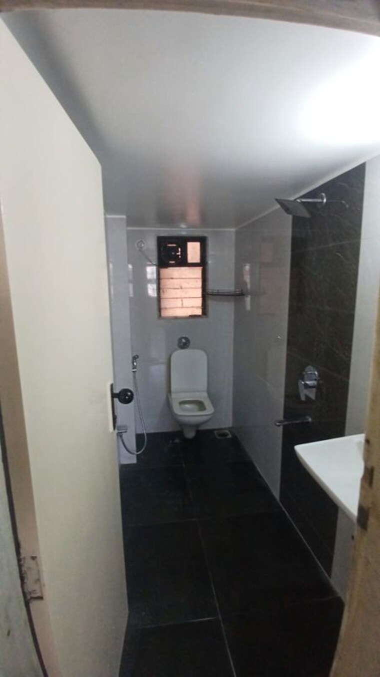 Bathroom, indradarshan-ii 2 Bedroom 760 Sq.Ft. Apartment In Oshiwara Mumbai 10689457
