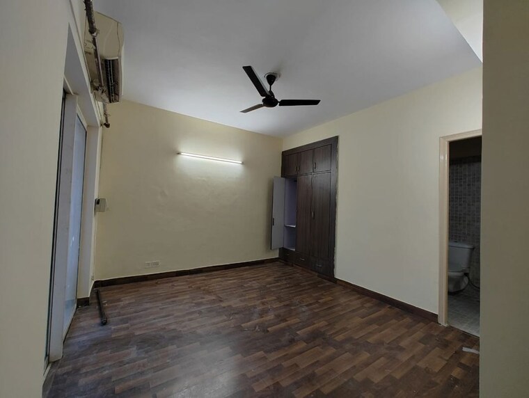 Room, paras-tierea 2 Bedroom 925 Sq.Ft. Apartment In Sector 137 Noida 10689443