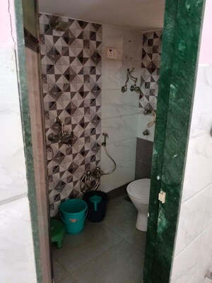 Bathroom in 2 BHK Apartment at Mulund East – for Rent
