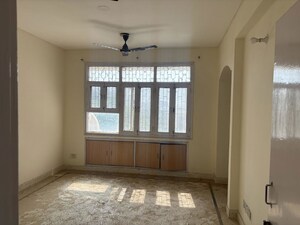 3 BHK Builder Floor For Rent in Sector 21