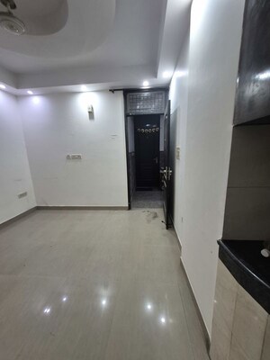Hall in 1.5 BHK Builder Floor at Mayur Vihar – for Rent