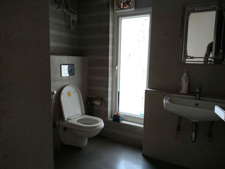 Bathroom, sector 23 3 Bedroom 1550 Sq.Ft. Builder Floor In Sector 23 Gurgaon 10689509