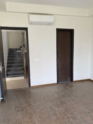 Room in 3 BHK Builder Floor at Sector 22 – for Rent