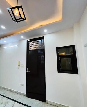 Room in 1 BHK Apartment at Sargam Apartment Chembur, Chembur – for Sale