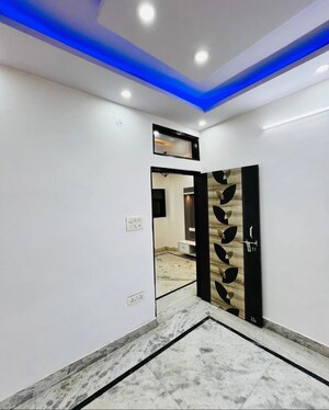 Building Lobby in 1 BHK Apartment at Sargam Apartment Chembur, Chembur – for Sale