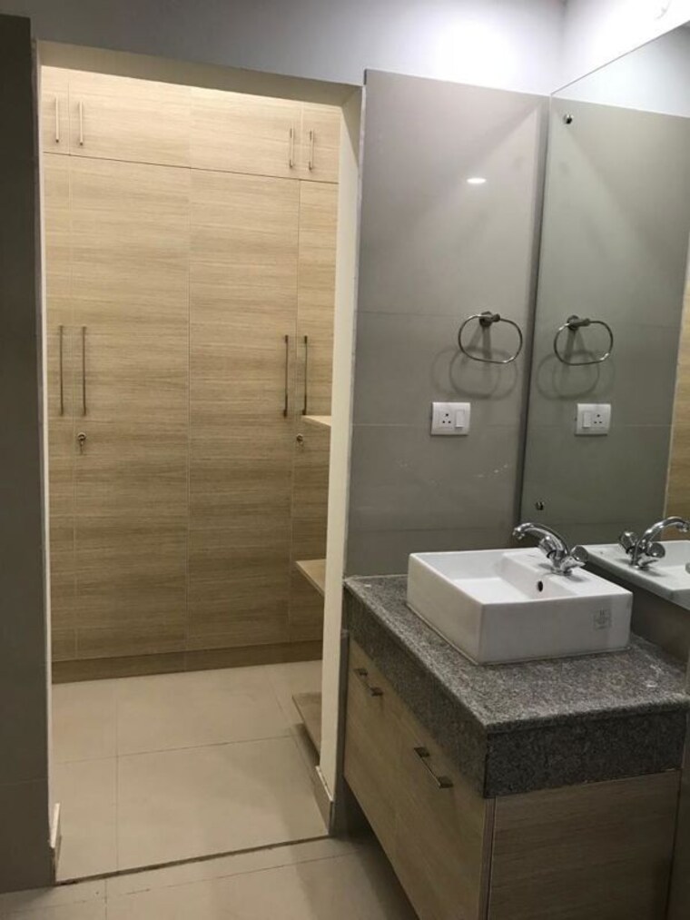 Bathroom, sector 22 3 Bedroom 1550 Sq.Ft. Builder Floor In Sector 22 Gurgaon 10689561