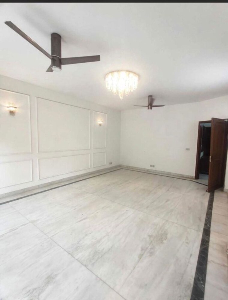 Room, pamposh enclave 3 Bedroom 1800 Sq.Ft. Builder Floor In Pamposh Enclave Delhi 10689586