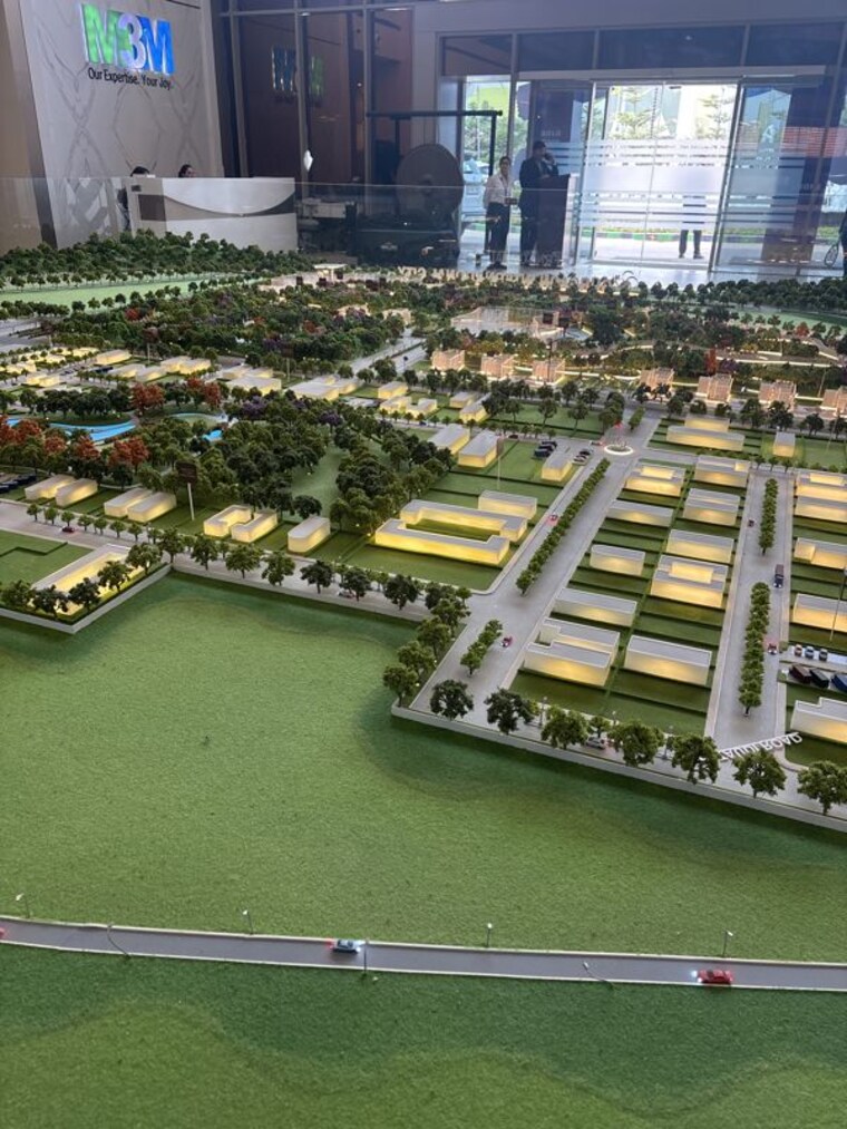 Master Plan, smart-world-orchard 3.5 Bedroom 1712 Sq.Ft. Builder Floor In Sector 61 Gurgaon 10689580