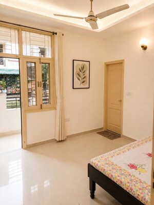 Room in 3 BHK Builder Floor at Niti Khand I – for Rent