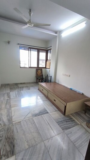 Room in 2 BHK Apartment at Dadar West – for Rent