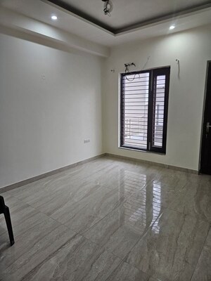 Room in 2.5 BHK Apartment at SRS Royal Hills, Sector 87 – for Sale