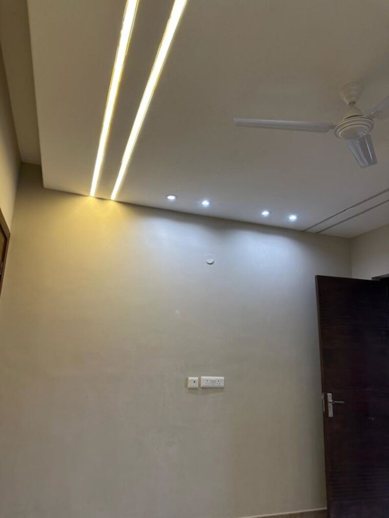 Room, nabha 6 Bedroom 2200 Sq.Ft. Independent House In Nabha Zirakpur 10689593