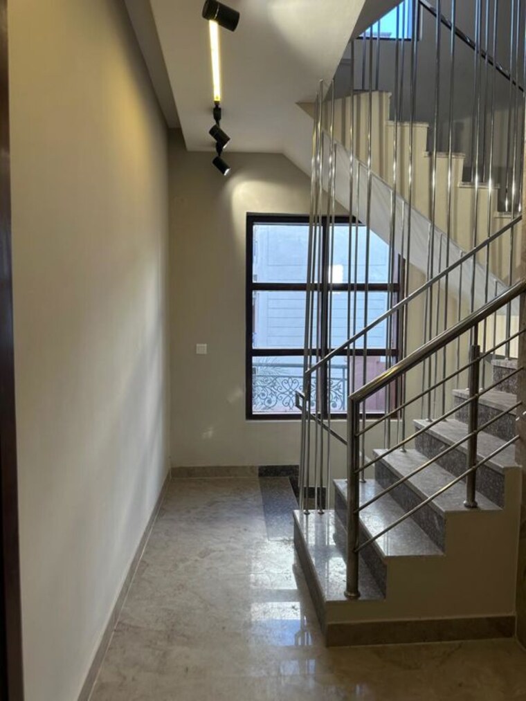 undefined, nabha 6 Bedroom 2200 Sq.Ft. Independent House In Nabha Zirakpur 10689593