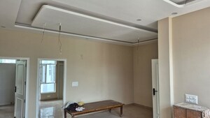 Room in 2 BHK Builder Floor at Pi I And Ii Greater Noida – for Rent