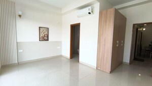 Room in 4 BHK Builder Floor at SS Linden, Sector 84 – for Sale