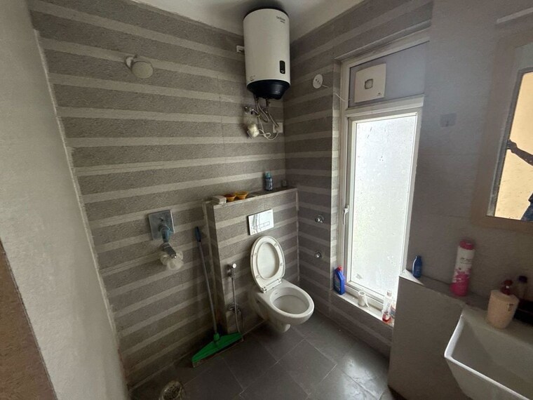 Bathroom, sector 23 3 Bedroom 1550 Sq.Ft. Builder Floor In Sector 23 Gurgaon 10689650