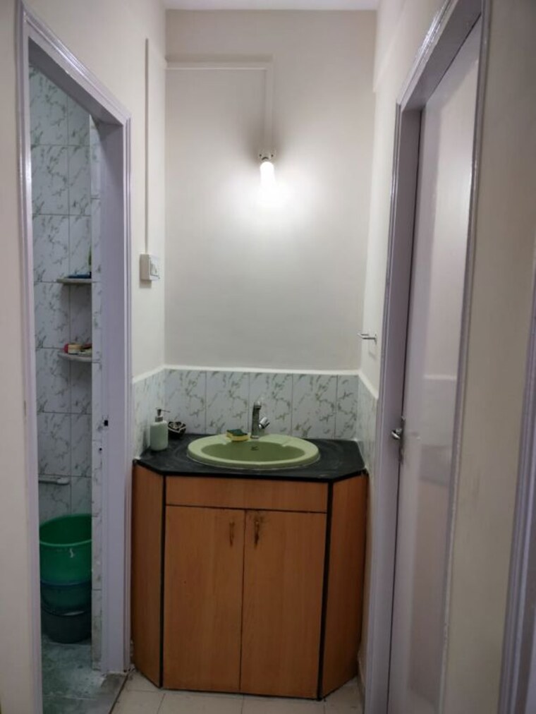 Bathroom, vanaz-corner 2 Bedroom 850 Sq.Ft. Apartment In Kothrud Pune 10689682
