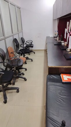 Office Space For Rent in Vibhuti Khand