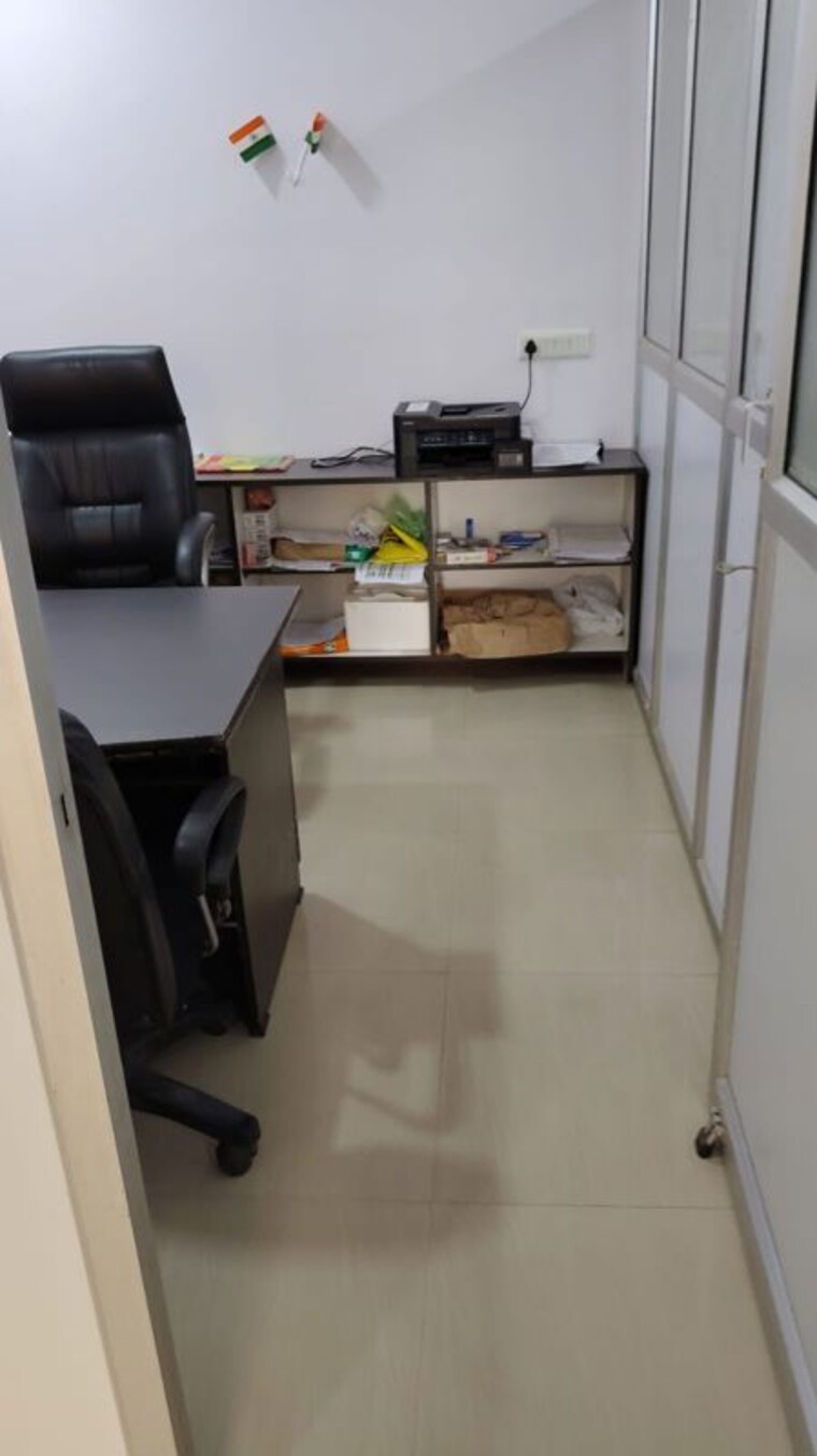 Team Area, vibhuti khand Commercial Office Space 450 Sq.Ft. In Vibhuti Khand Lucknow 10689674