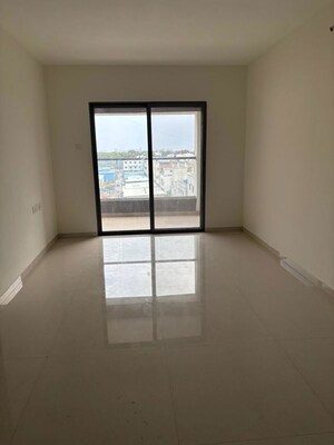 Room in 2 BHK Apartment at Duville Riverdale Heights, Kharadi – for Rent