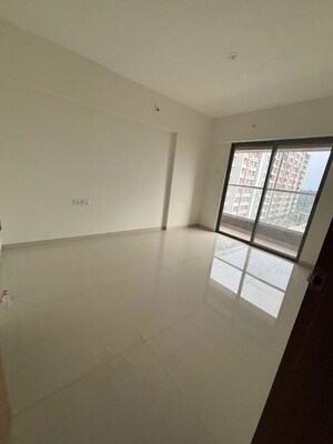 Room in 2 BHK Apartment at Duville Riverdale Heights, Kharadi – for Rent