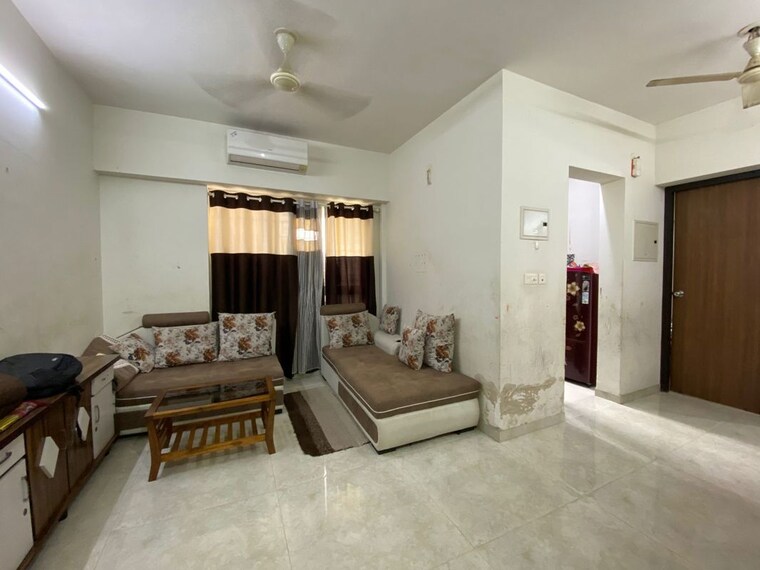 Living Room, lodha-amara 1 Bedroom 550 Sq.Ft. Apartment In Kolshet Road Thane 10689712