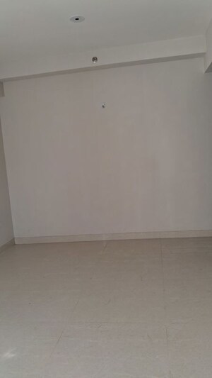 Room in 2 BHK Apartment at Supercity Mayfair Residency, Tech Zone 4 Greater Noida – for Sale
